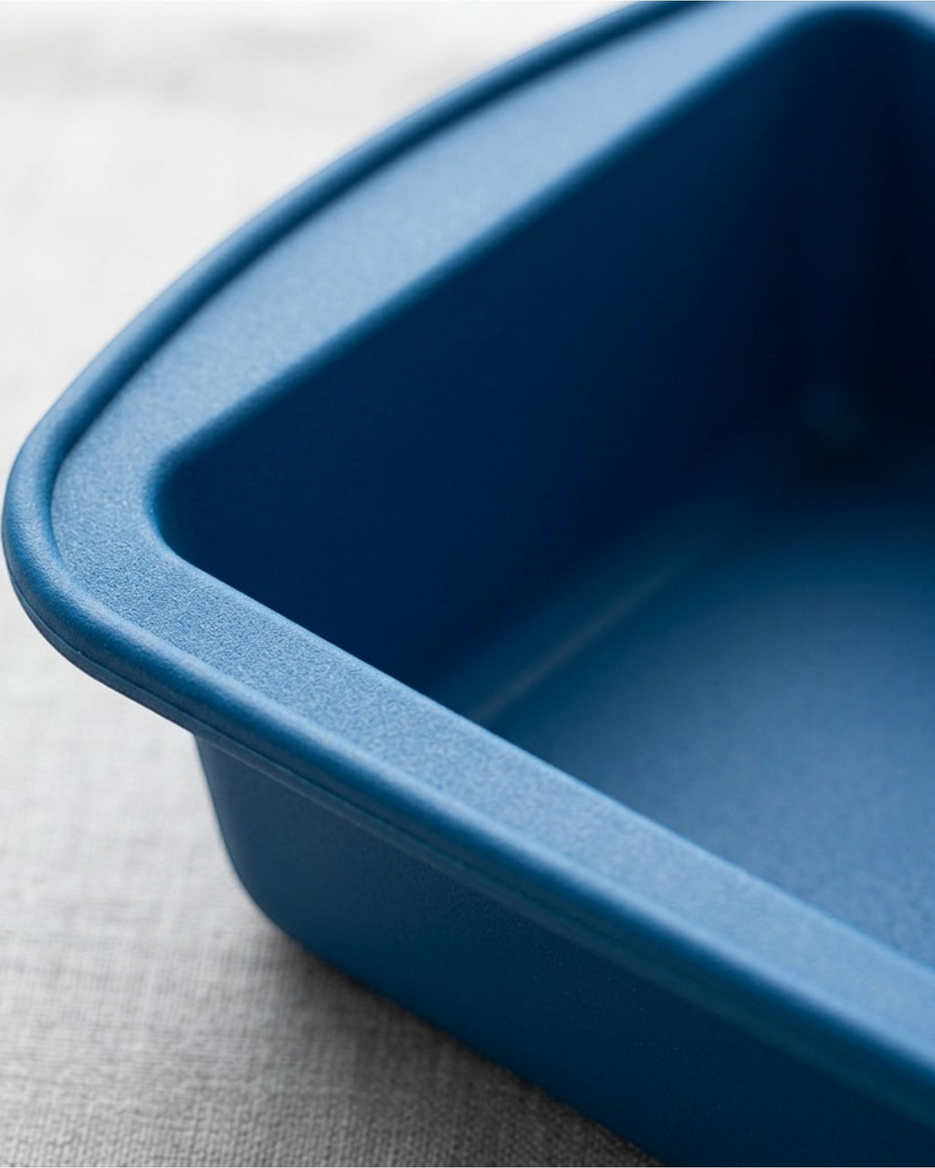 Yukavy Silicone Loaf Pan Flexible Mold 9 x 5 in Blue